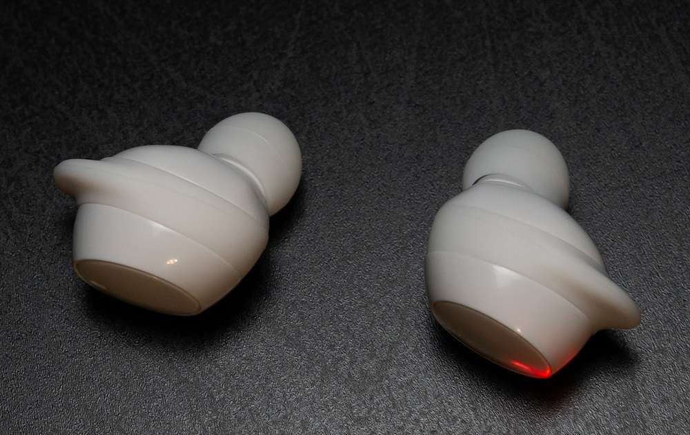 HYUNDAI H-EP100 уши