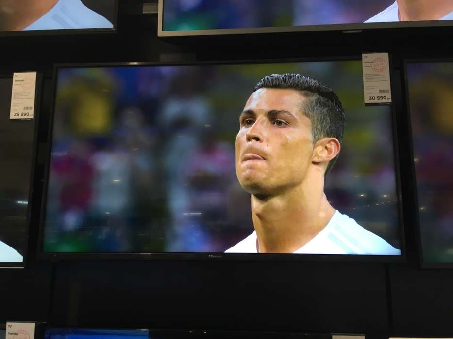 роналдо на тв hisense
