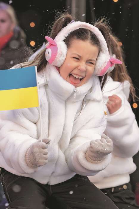 Юная болельщица