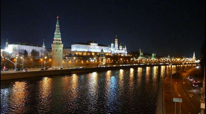 Ночная видеосъемка на Panasonic FZ1000: плавное движение, точная цветопередача