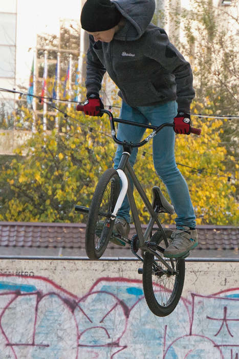 Компактная фотокамерa Sony NEX-6 - Скорость съемки 10 кадров в секунду в формате JPG