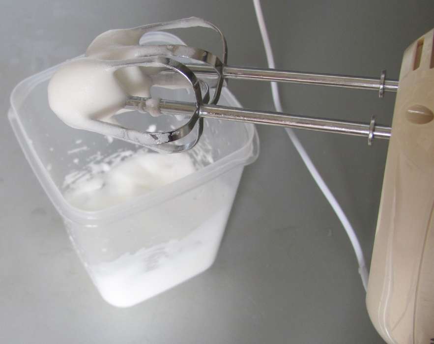 Ручной миксер VES 3004 - сливки