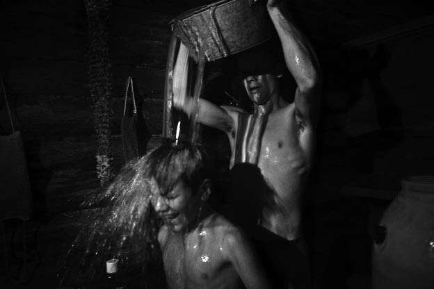 misha_oblivaet_vodoj