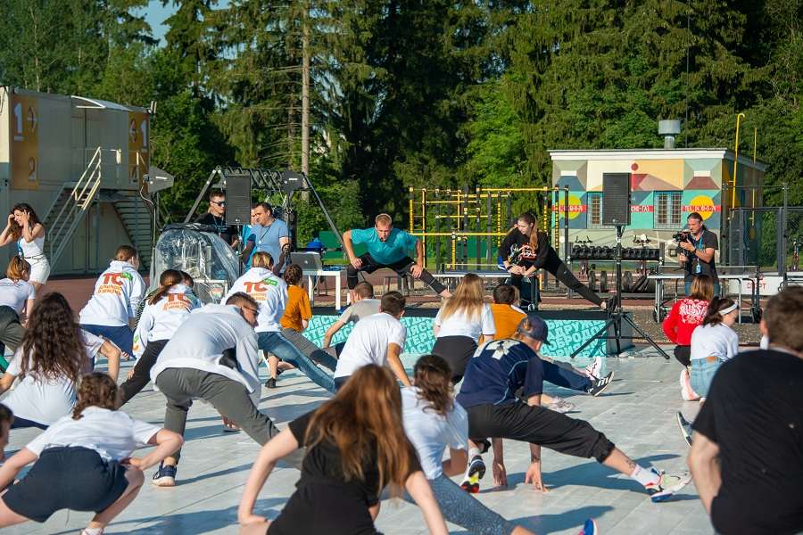 зарядка с ребровым