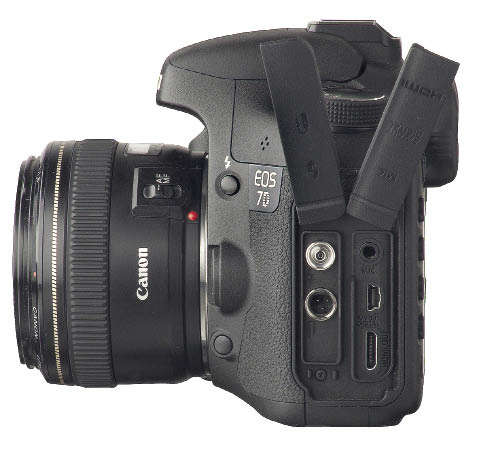 Зеркальная фотокамера Canon EOS 7D