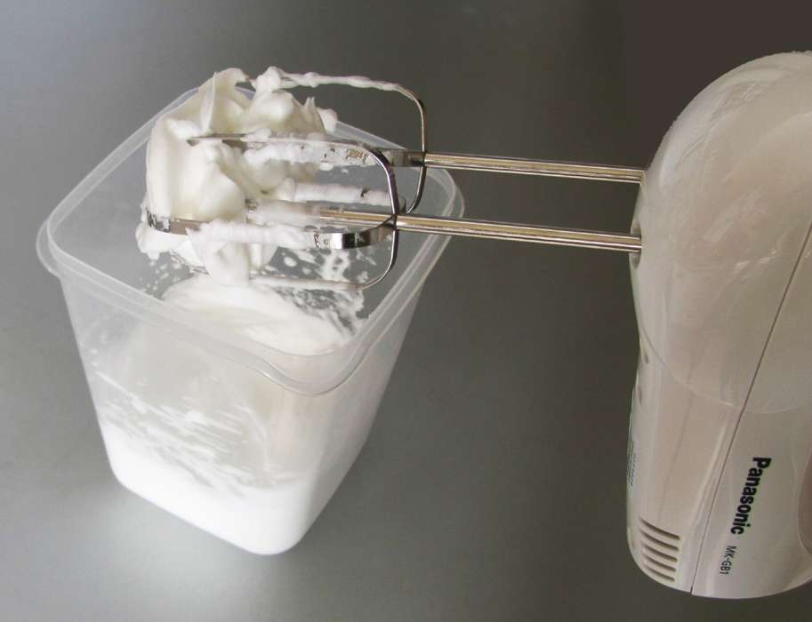 Ручной миксер BOMANN HM 359 CB - сливки