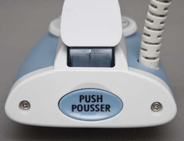 Вид сзади дорожного утюга с паром UNIT USI-50 