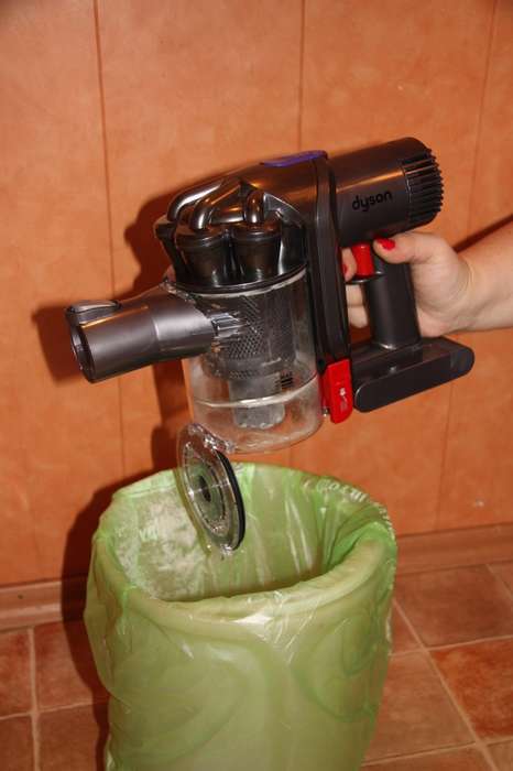 Беспроводноой пылесос DYSON Digital Slim DC45 Up Top - засасываем соль и муку