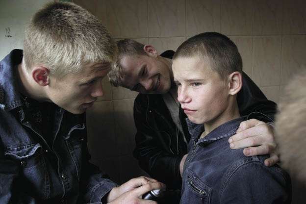 Старшие ребята Саша и Миша