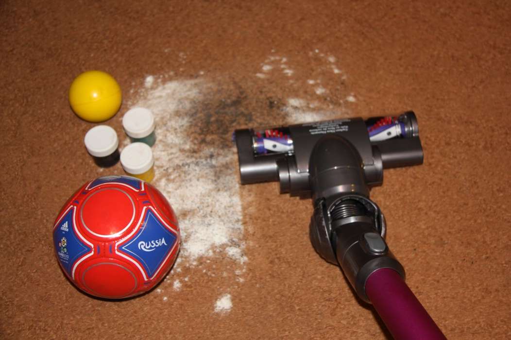 Беспроводноой пылесос DYSON Digital Slim DC45 Up Top - засасываем соль и муку