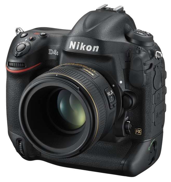 Зеркальная камера Nikon D4S