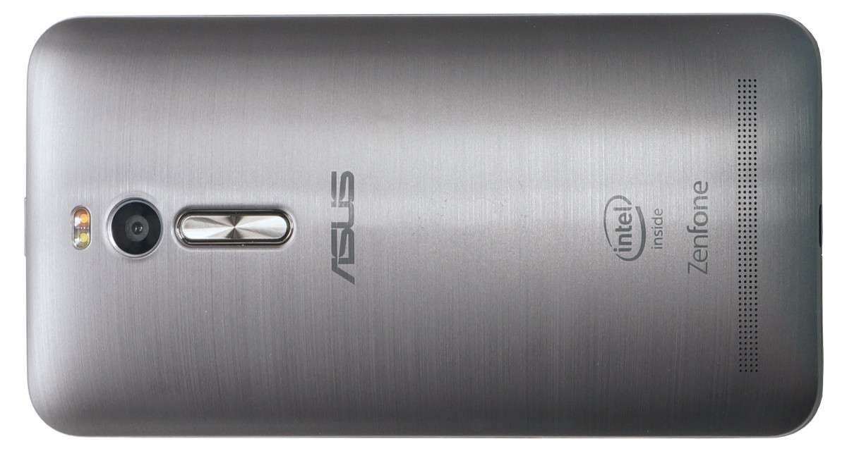 Тыльная сторона ASUS ZenFone 2