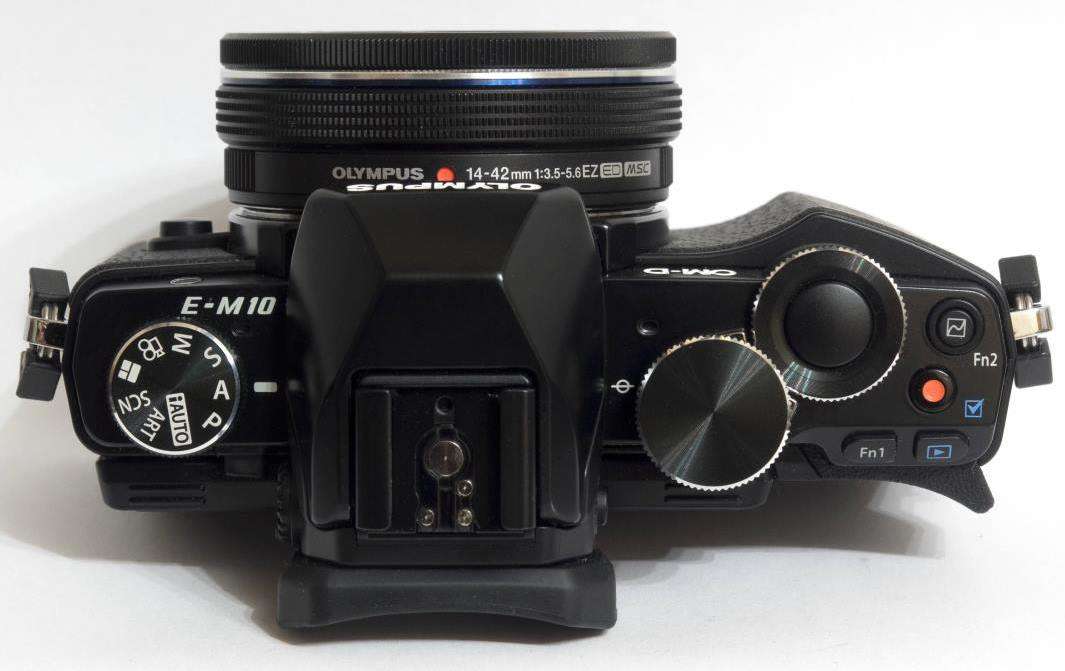 Камера Olympus OM-D E-M10 - управление
