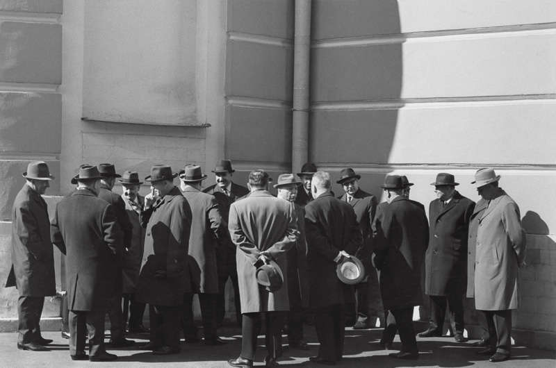 4. Юрий Абрамочкин. Члены Центрального комитета и Политбюро ЦК КПСС в Кремле перед началом майского парада. 