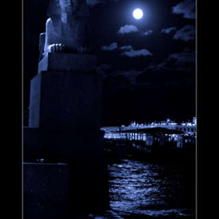 лунная ночь над Невой