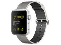 корпус из серебристого алюминия, ремешок из плетёного нейлона жемчужного цвета