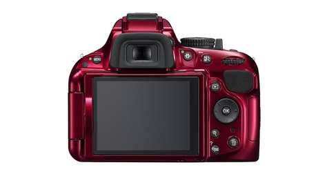 Зеркальный фотоаппарат Nikon D5200 kit 18-55VR Red