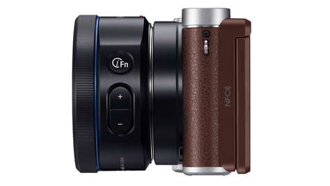 Беззеркальный фотоаппарат Samsung NX 3000 Kit Brown