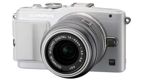 Беззеркальный фотоаппарат Olympus PEN E-PL6 с объективом 14–42