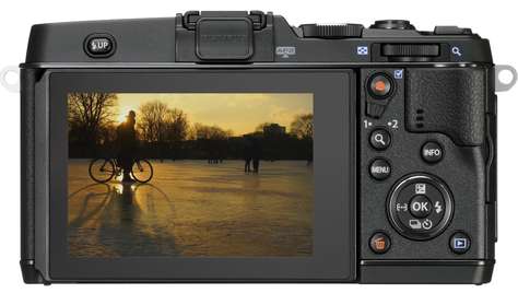 Беззеркальный фотоаппарат Olympus PEN E-P5 17 мм 1:1,8 с видоискателем VF-4