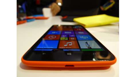 Смартфон Nokia Lumia 1320