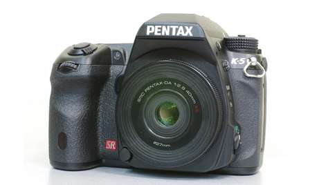 Зеркальный фотоаппарат Pentax K-5 + объектив DA 40 mm f2.8 XS