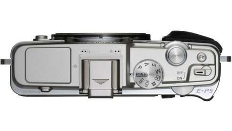 Беззеркальный фотоаппарат Olympus PEN E-PL5 с объективами 14–42 и 15 мм 1:8,0 серебристый