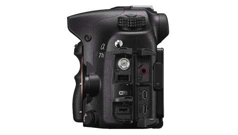 Зеркальный фотоаппарат Sony SLT-A77 II Kit 18–135 мм F3.5–5.6 SAM