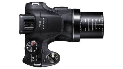 Компактный фотоаппарат Fujifilm FinePix SL300