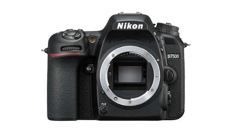 Зеркальная камера Nikon D7500 Kit 16-80 mm