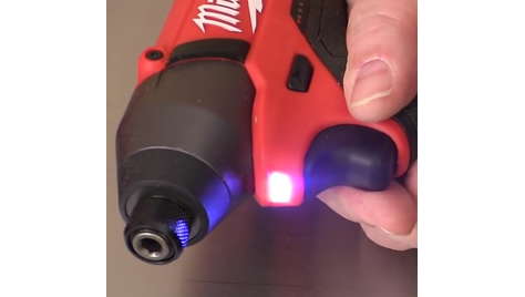 Шуруповерт Milwaukee M12 CD-0