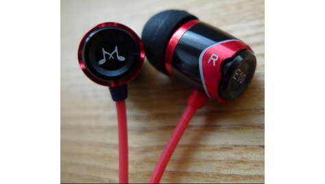 Наушник SoundMAGIC E10