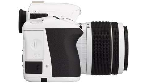 Зеркальный фотоаппарат Pentax K-50 Kit White