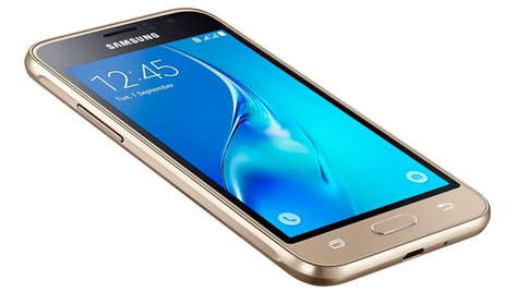 Смартфон Samsung Galaxy J1 (2016) SM-J120F